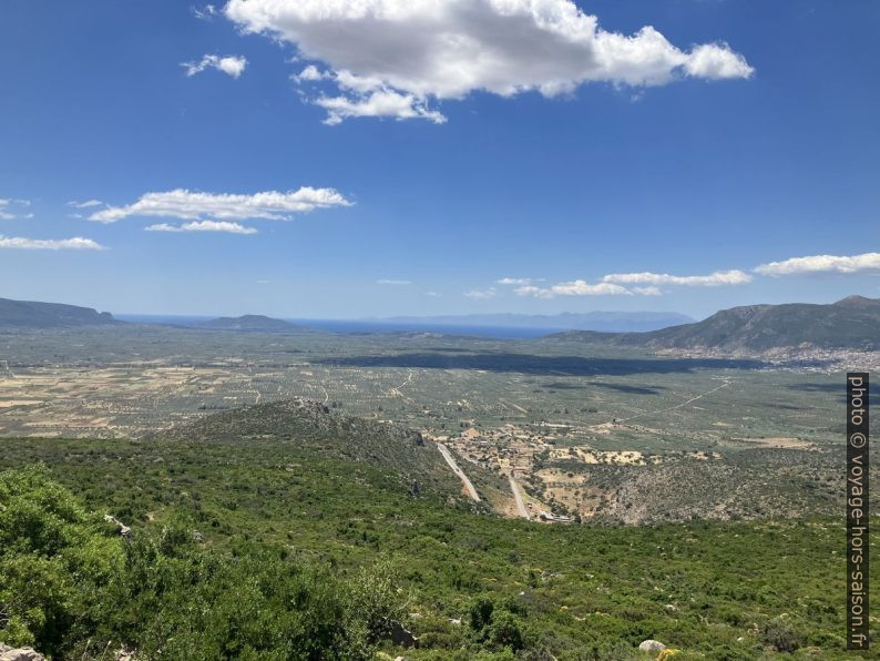 Plaine agricole entre Molaoi et Sykia. Photo © Alex Medwedeff