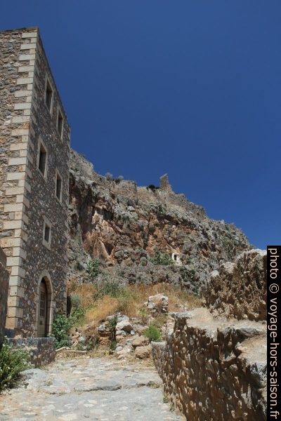 Plus haut dans la ville de Monemvasia. Photo © Alex Medwedeff