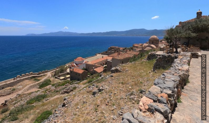 Dômes des églises Panagia Chrysafitissa et Aghios Nikolaos. Photo © André M. Winter