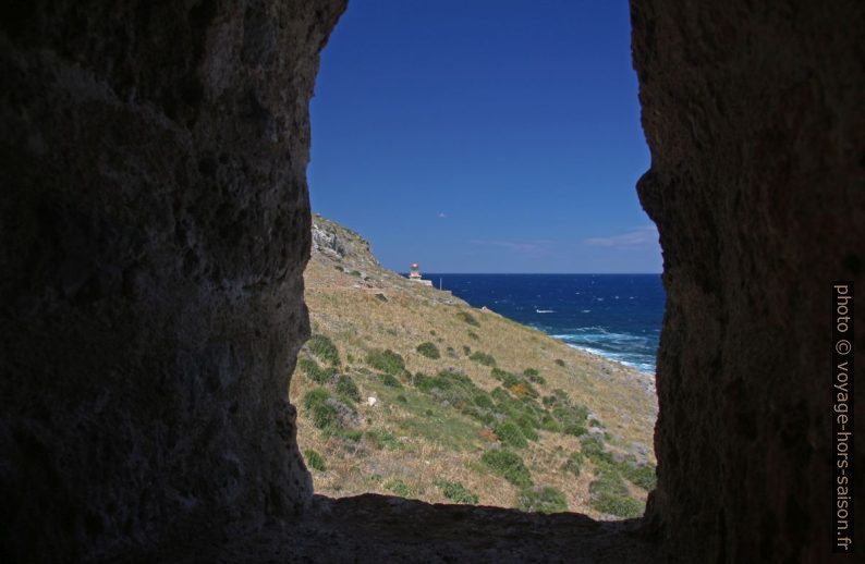 Vue vers le phare de Monemvaisa. Photo © André M. Winter