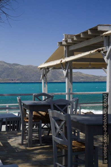 Une terrasse sur l'isthme de Monemvasia. Photo © Alex Medwedeff