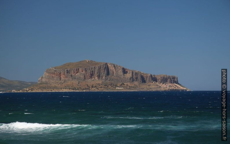 Monemvasia vue du sud-ouest. Photo © André M. Winter