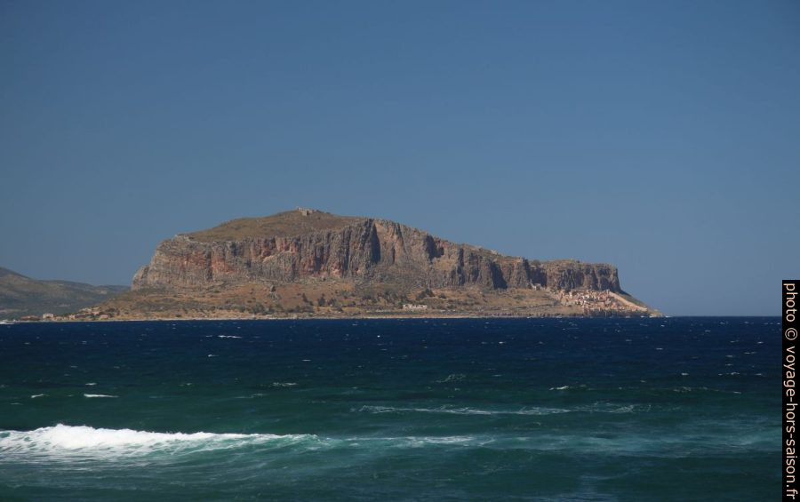 Monemvasia vue du sud-ouest. Photo © André M. Winter