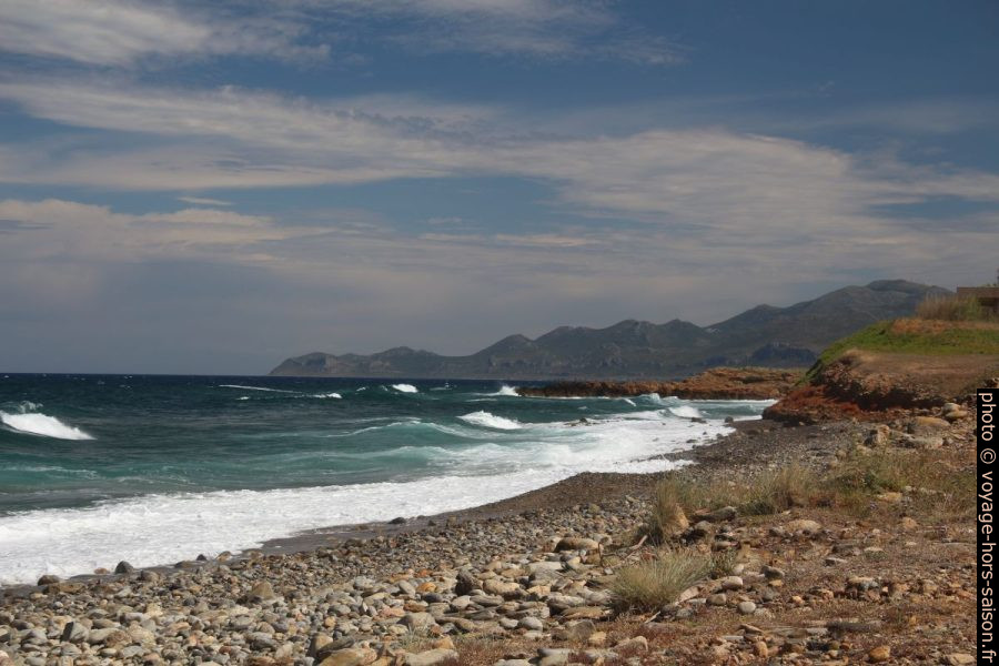 Vue vers le sud-est le long de la côte de l'index du Péloponnèse. Photo © André M. Winter