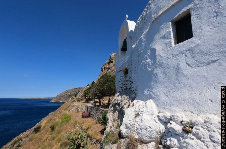 La face orienté vers la mer d'Agia Irini. Photo © André M. Winter