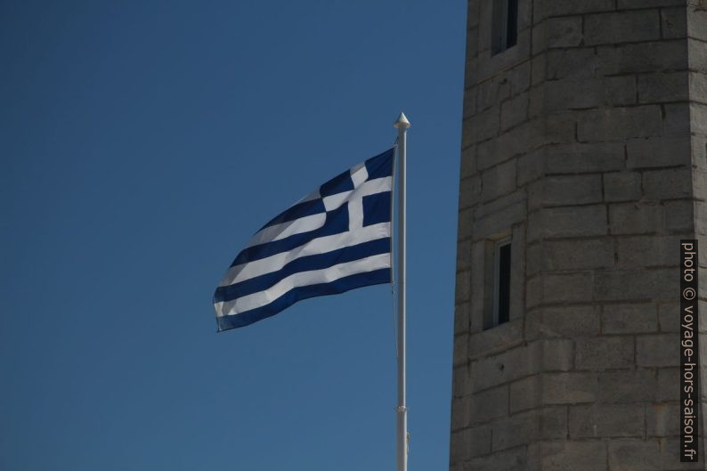 Drapeau grec. Photo © André M. Winter