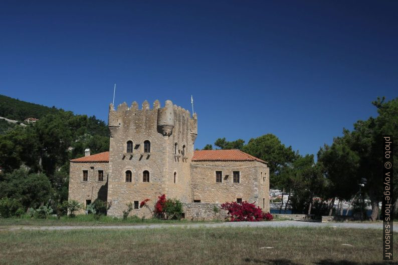 Maison-tour de Tzannetakis l'île de Kranai. Photo © Alex Medwedeff