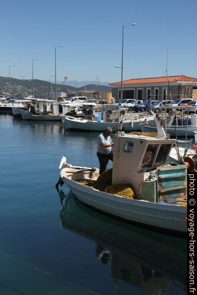 Bateaux de pêche dans le port de Gýthio. Photo © Alex Medwedeff
