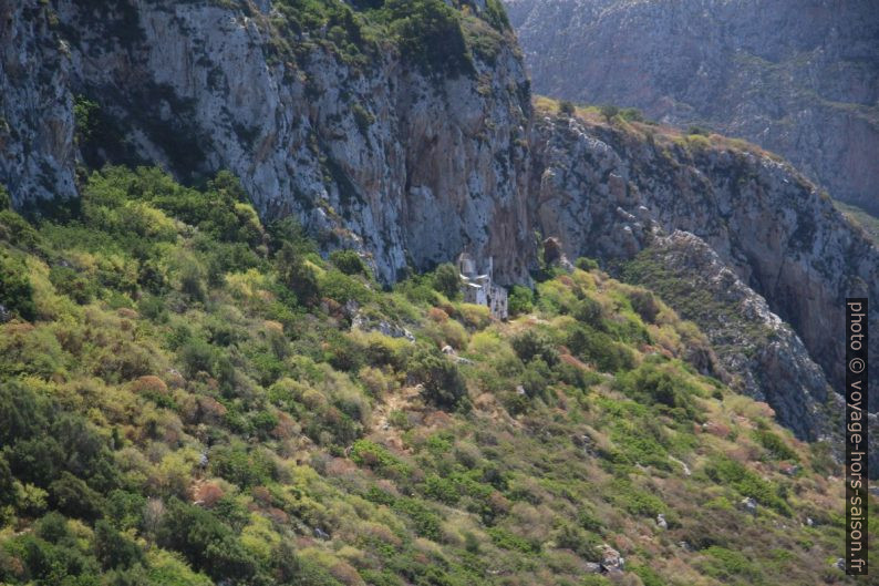 La falaise et l'église Odigitria. Photo © André M. Winter