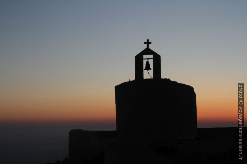 La Chapelle Xokklesi après le coucher du soleil. Photo © Alex Medwedeff