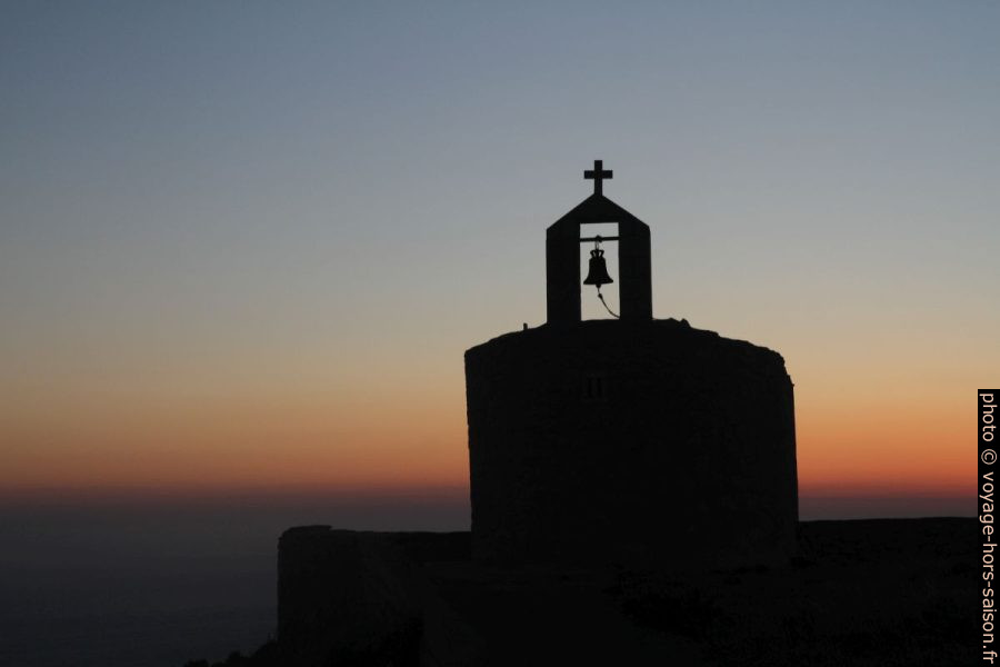 La Chapelle Xokklesi après le coucher du soleil. Photo © Alex Medwedeff