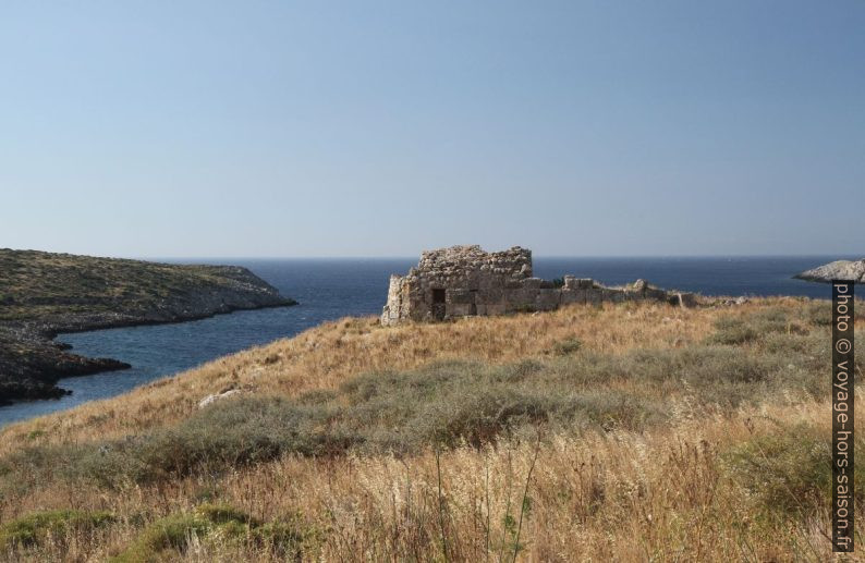 Côte nord de la chapelle post-byzantine d'Asomatos. Photo © Alex Medwedeff