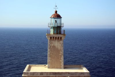 Le phare du Cap Tenaro. Photo © André M. Winter