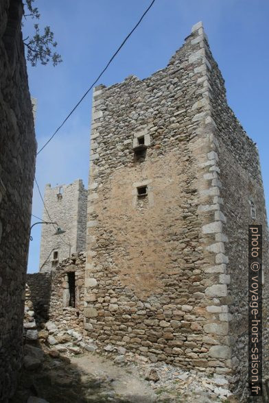 Des tours de Vathia. Photo © Alex Medwedeff