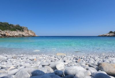 Plage de Gialos. Photo © André M. Winter