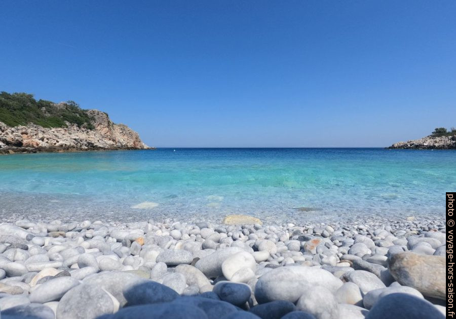 Plage de Gialos. Photo © André M. Winter