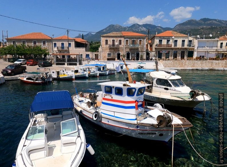 Le port d'Agios Nikolaos. Photo © André M. Winter