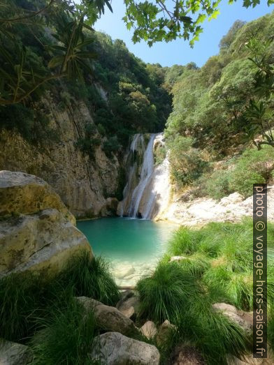 La grande cascade de Polylimno. Photo © André M. Winter