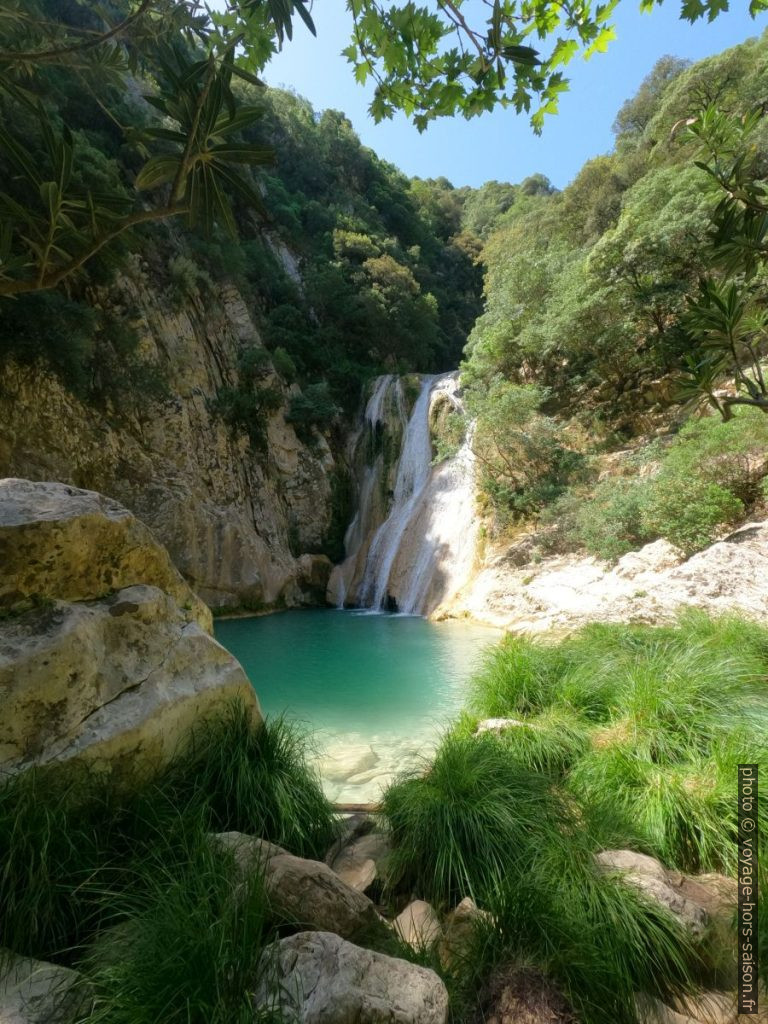 La grande cascade de Polylimno. Photo © André M. Winter