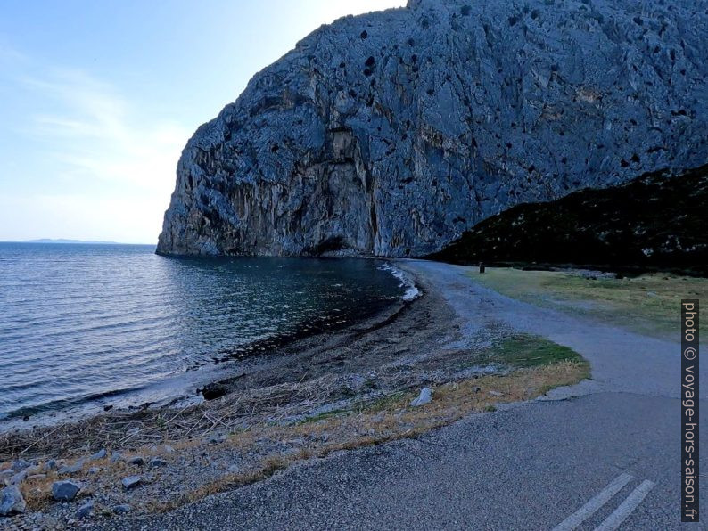 Plage de Limnopoulas. Photo © André M. Winter