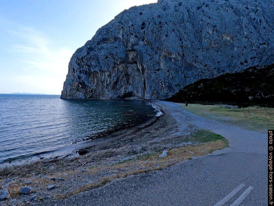 Plage de Limnopoulas. Photo © André M. Winter