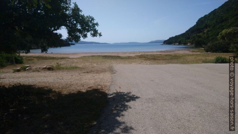 Route à la Plage de Marathiás. Photo © André M. Winter