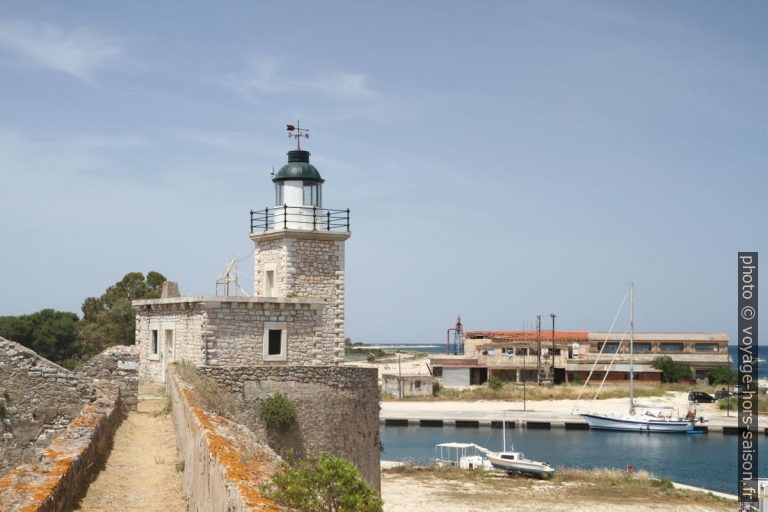 Phare du Fort d'Agia Mavra. Photo © Alex Medwedeff