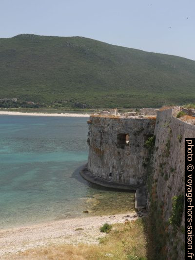 Bastion nord-est du Fort d'Agia Mavra. Photo © Alex Medwedeff