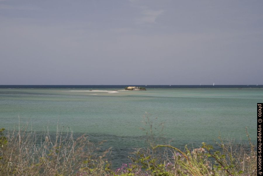 Chapelle Agios Nikolaos sur l'Ile de Sicilianos. Photo © Alex Medwedeff