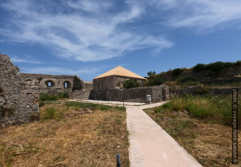 Poudrière du Fort d'Agia Mavra. Photo © André M. Winter