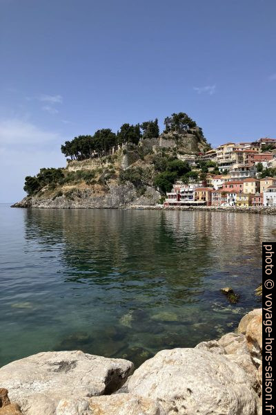 Ville de Parga. Photo © Alex Medwedeff