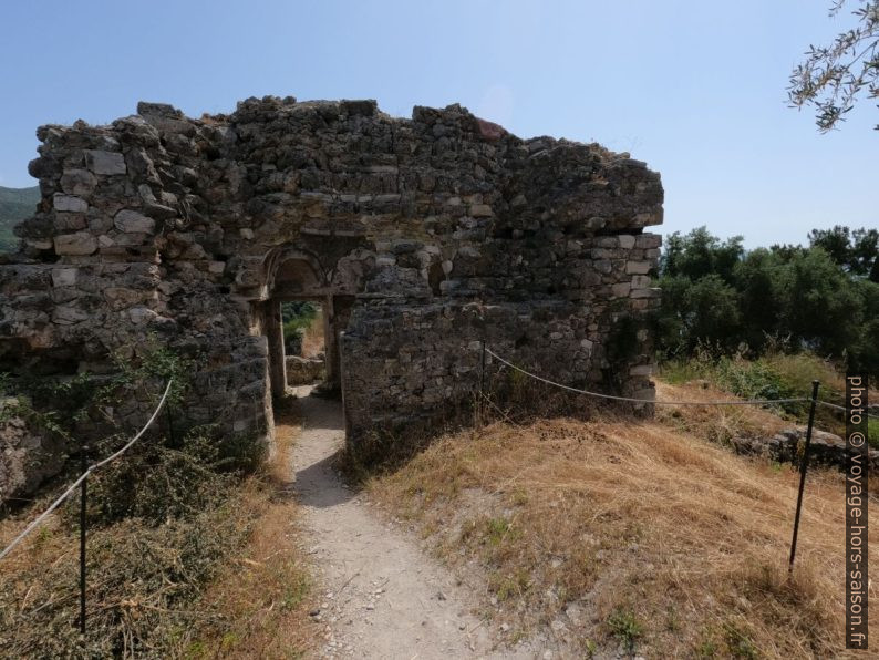 Dans les ruines du château de Parga. Photo © André M. Winter