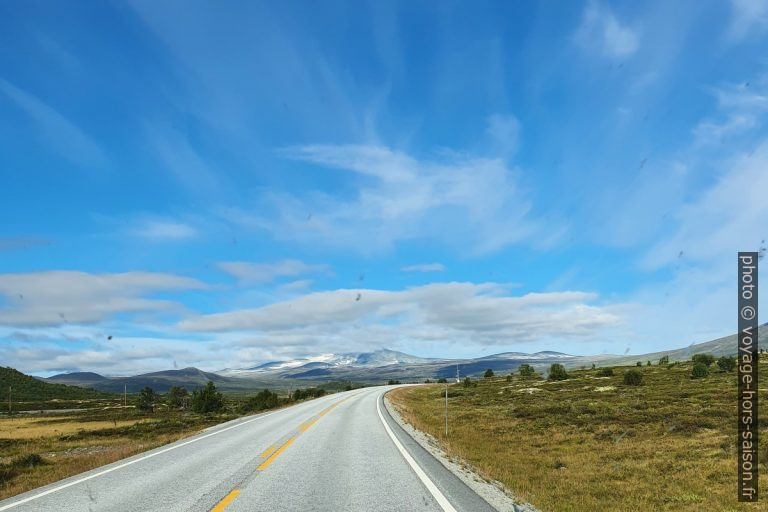 Passage avec la route E6 sur le Dovrefjell