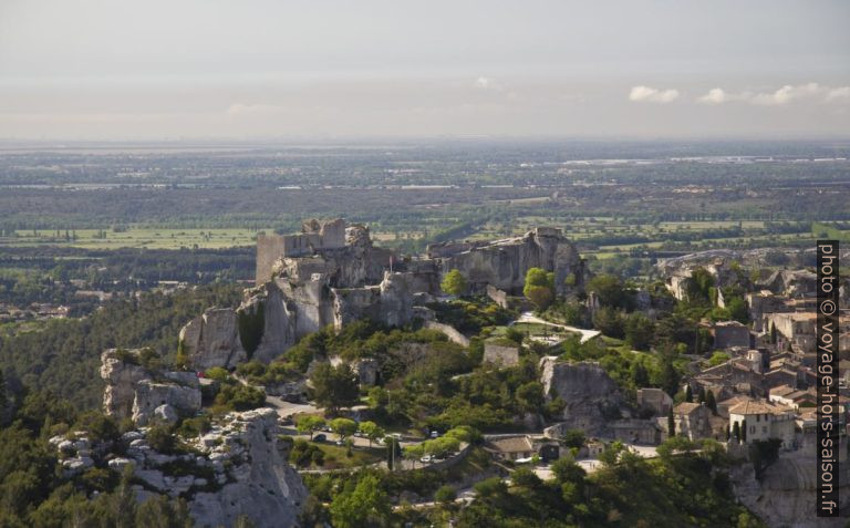 Nous contournons entièrement le Baux-de-Provence